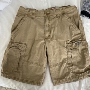 Tan wrangler cargo shorts